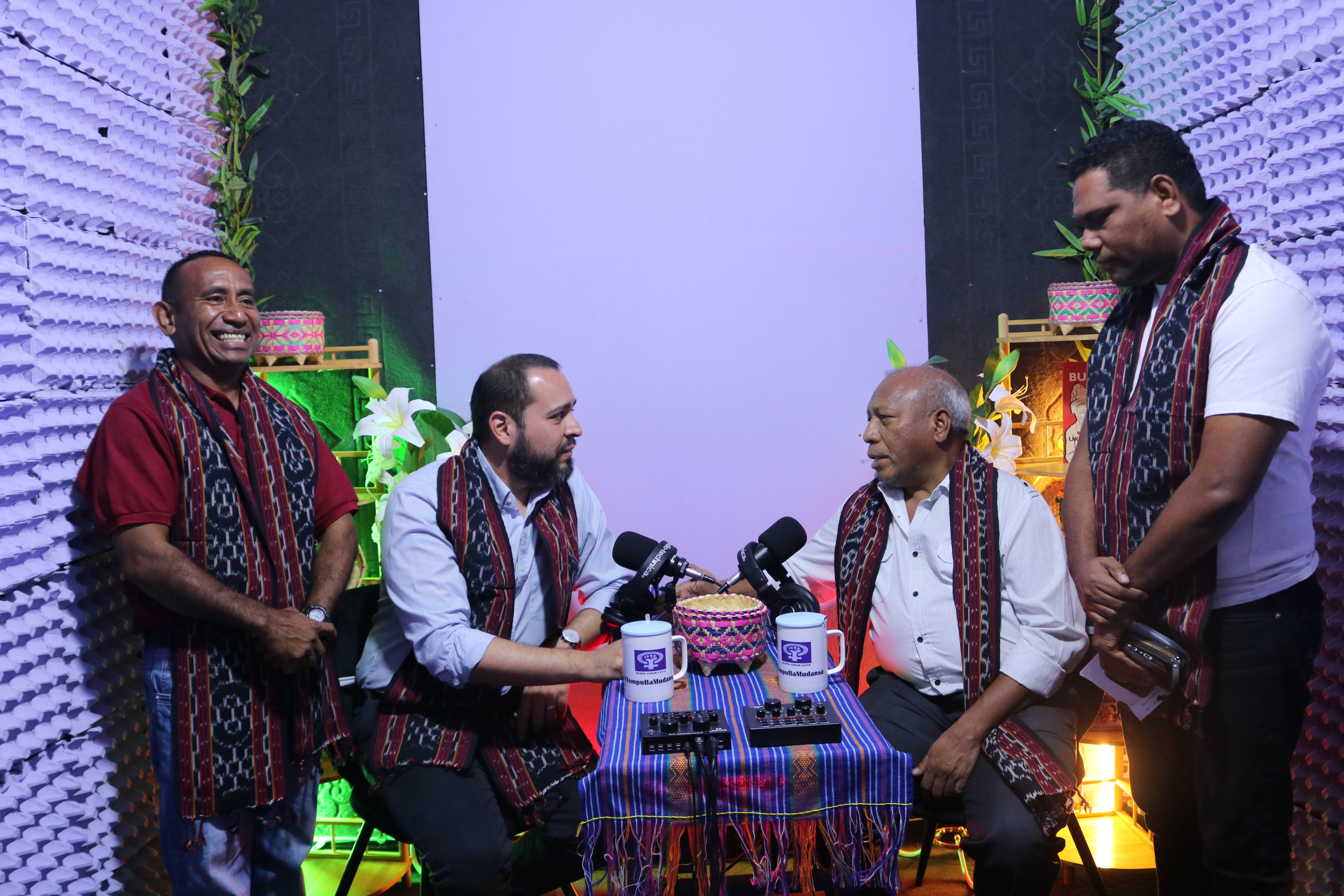 ๐ ๐ข๐๐๐-๐ง๐ ๐๐ฎ๐ป๐๐ฎ ๐ฃ๐ผ๐ฑ๐ฐ๐ฎ๐๐ “๐๐ถ๐ฎ๐ป ๐๐ด๐รก๐น/๐๐พ๐๐ฎ๐น ๐ฉ๐ผ๐ถ๐ฐ๐ฒ